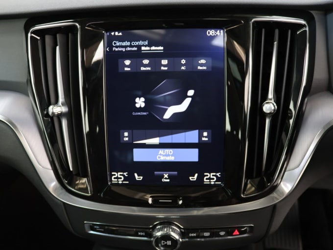 2025 Volvo V60