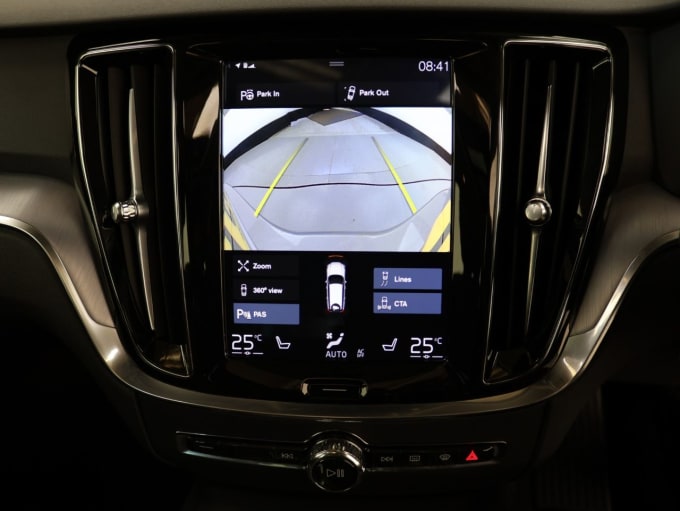 2025 Volvo V60
