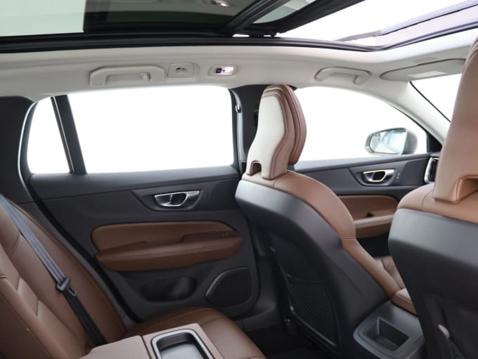 2025 Volvo V60