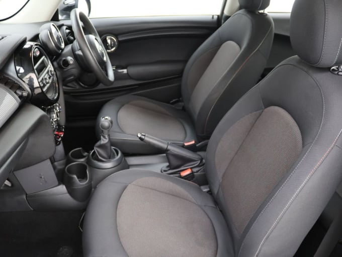 2025 Mini Hatch
