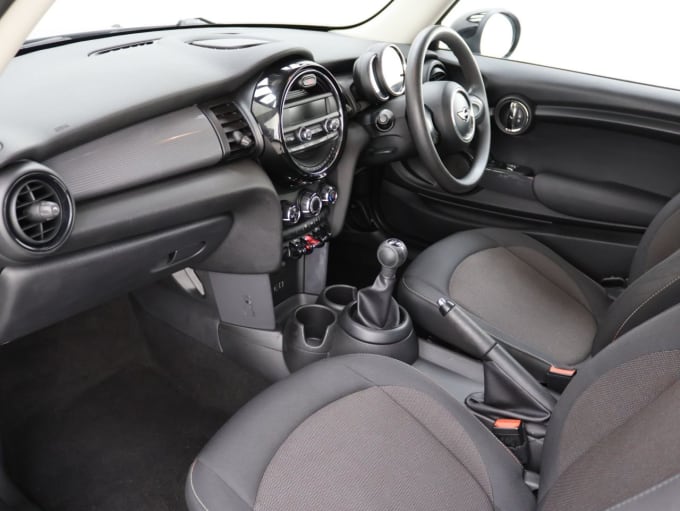 2025 Mini Hatch