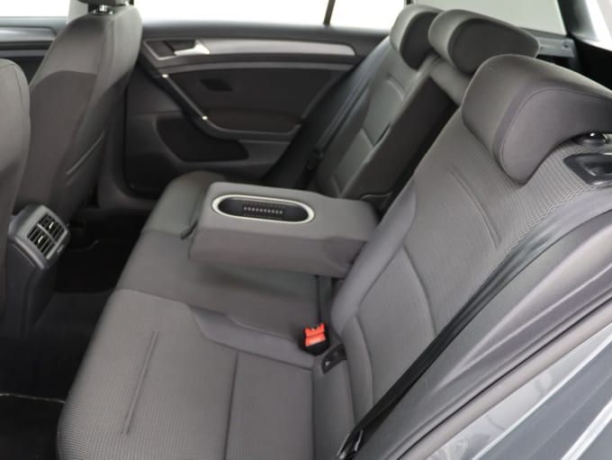 2025 Volkswagen Golf