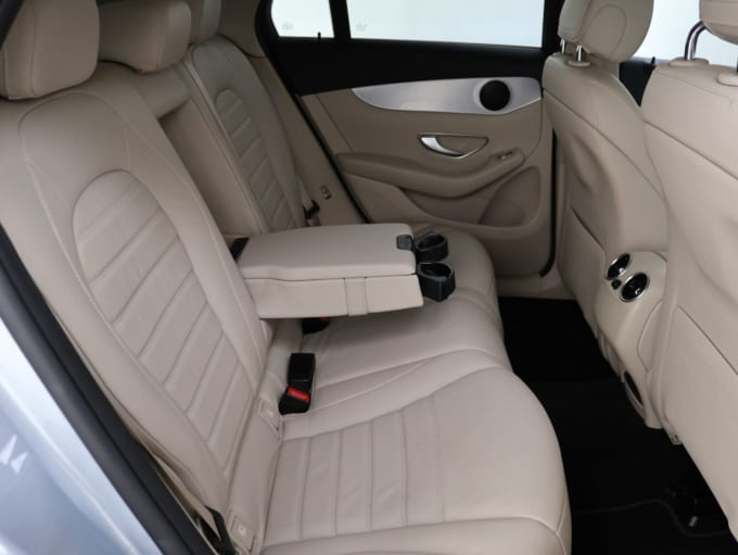 2025 Mercedes-benz Glc