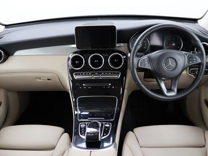 2025 Mercedes-benz Glc