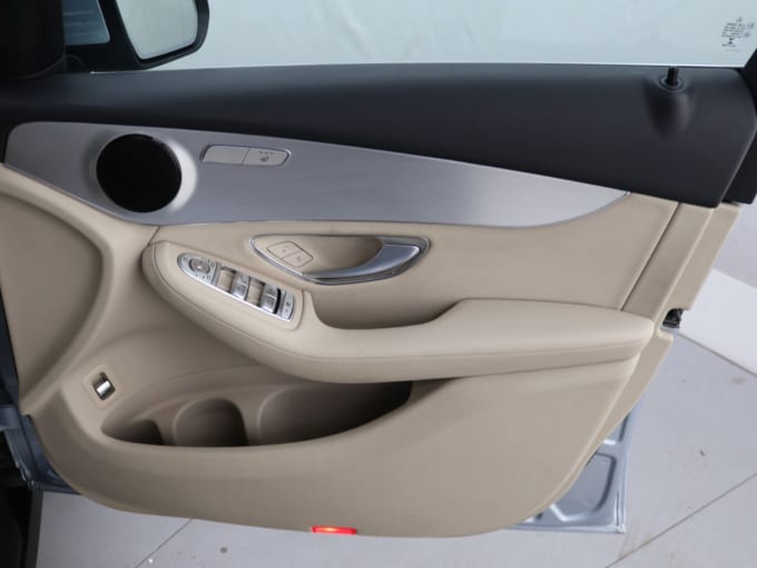 2025 Mercedes-benz Glc