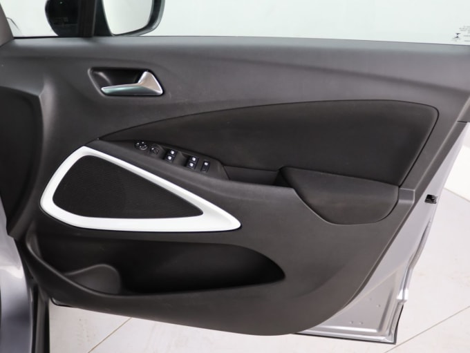 2025 Vauxhall Crossland X