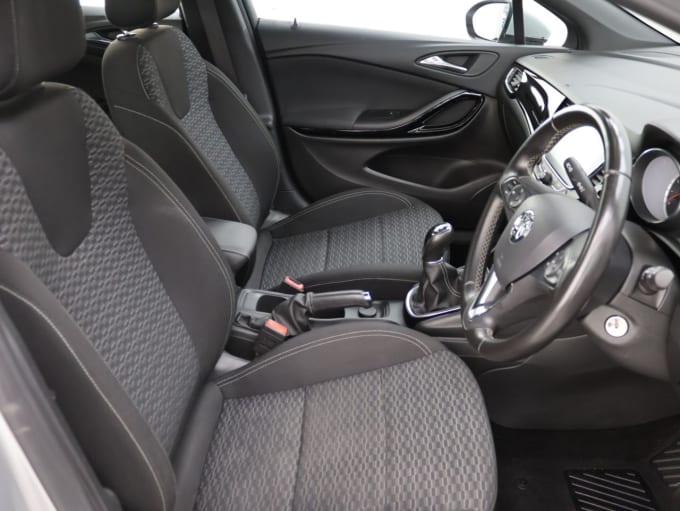 2025 Vauxhall Astra