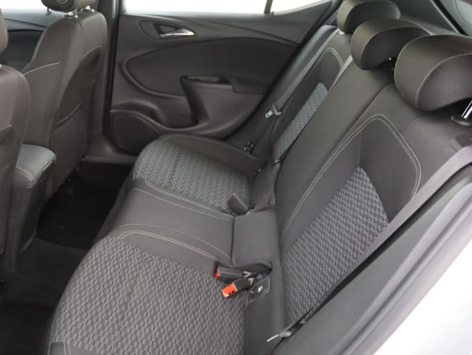 2025 Vauxhall Astra