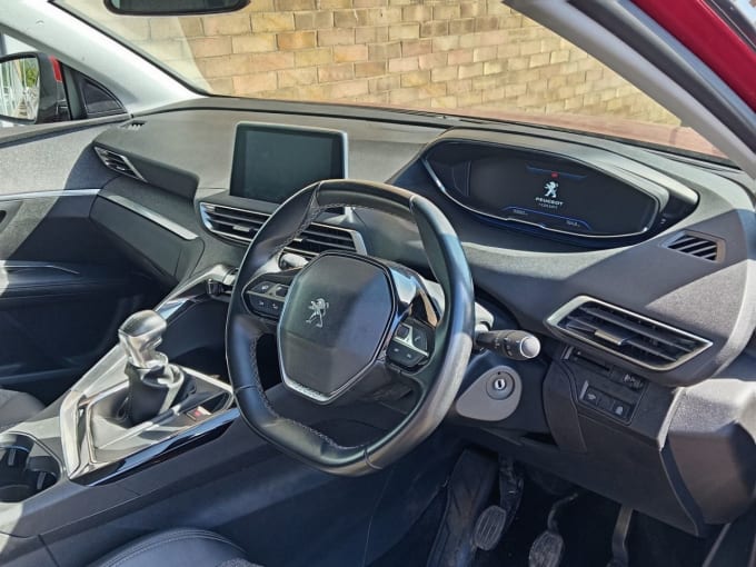 2025 Peugeot 5008