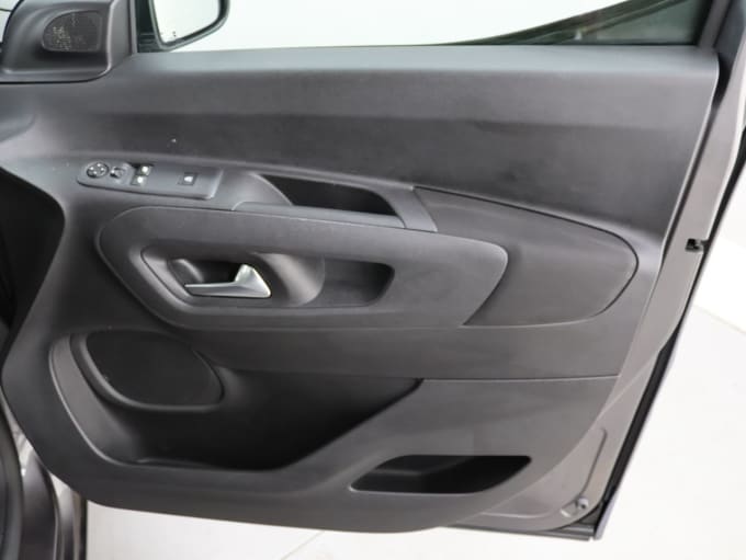 2025 Vauxhall Combo Life