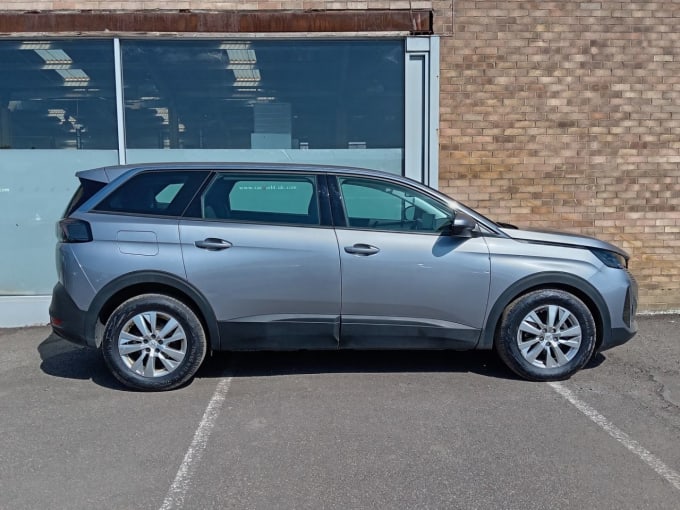 2025 Peugeot 5008