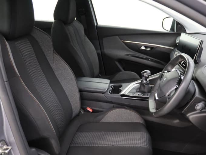 2025 Peugeot 5008