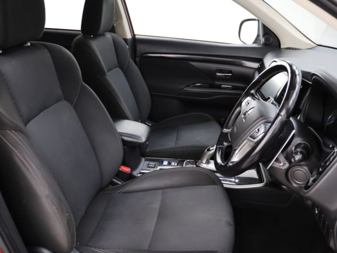 2025 Mitsubishi Outlander