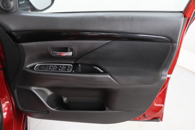 2025 Mitsubishi Outlander