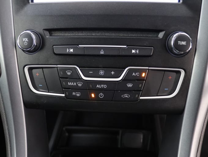 2025 Ford Mondeo