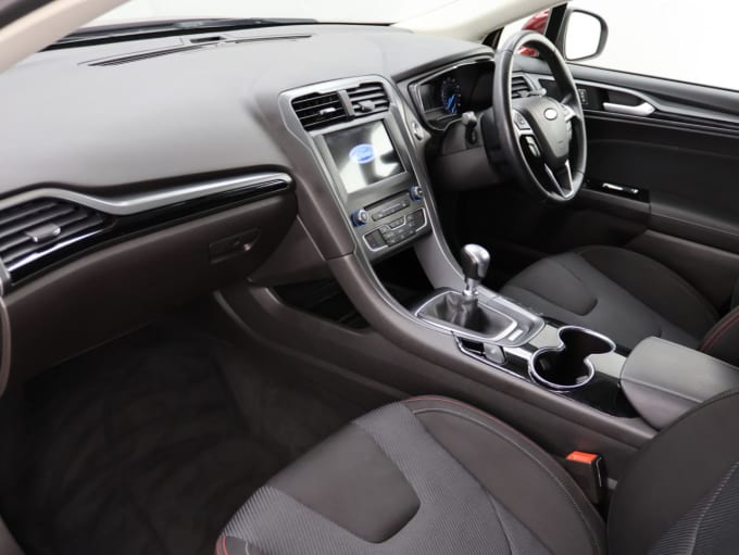 2025 Ford Mondeo