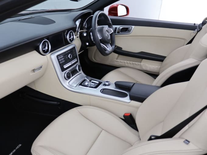 2025 Mercedes-benz Slc