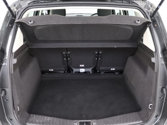 2025 Ford C-max
