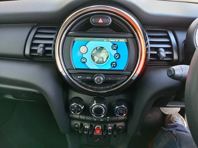 2025 Mini Hatch