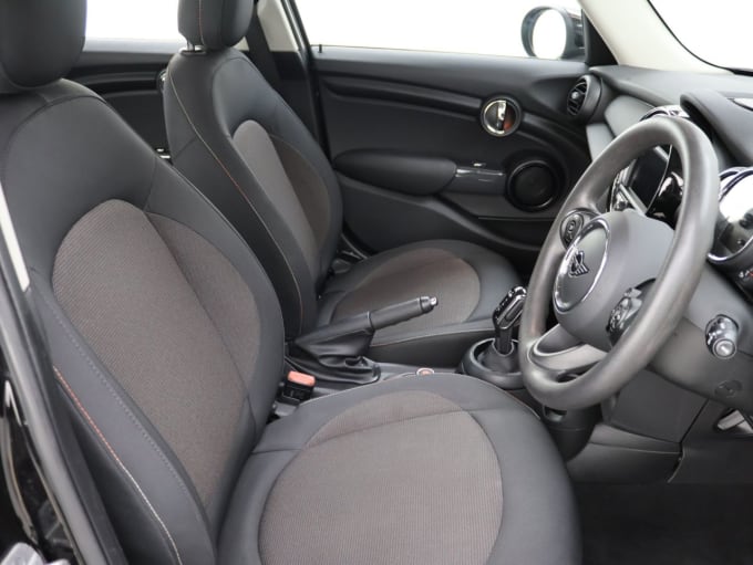 2025 Mini Hatch