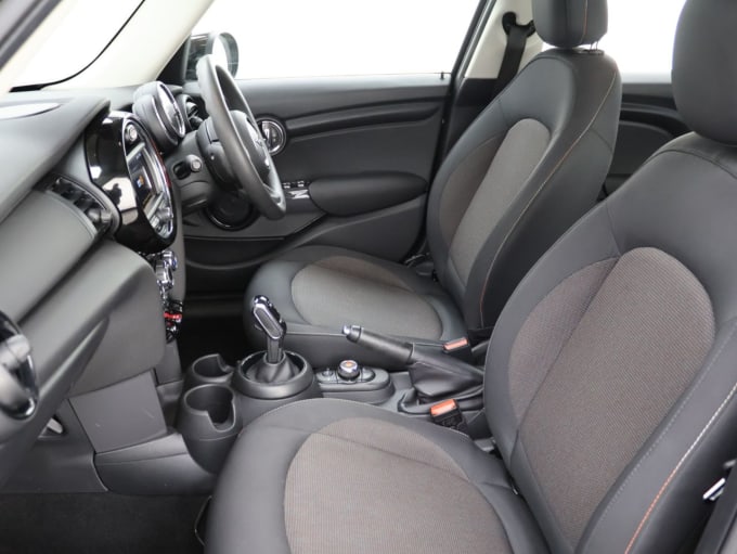 2025 Mini Hatch
