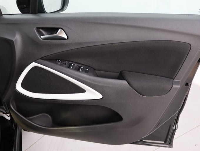 2025 Vauxhall Crossland X