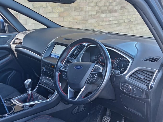 2025 Ford S-max