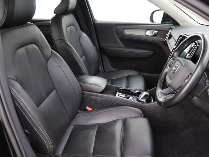 2025 Volvo Xc40