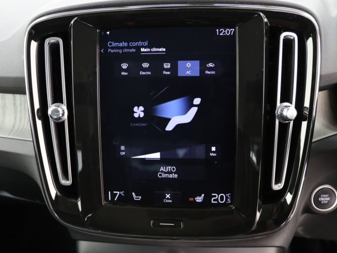 2025 Volvo Xc40