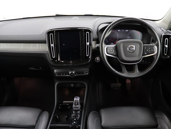 2025 Volvo Xc40