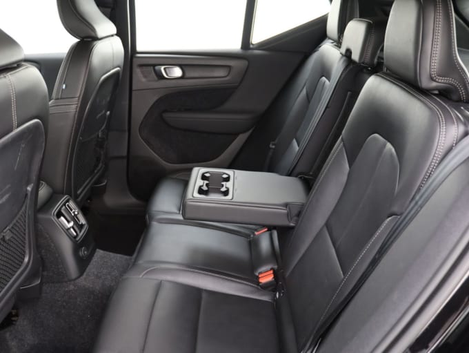 2025 Volvo Xc40