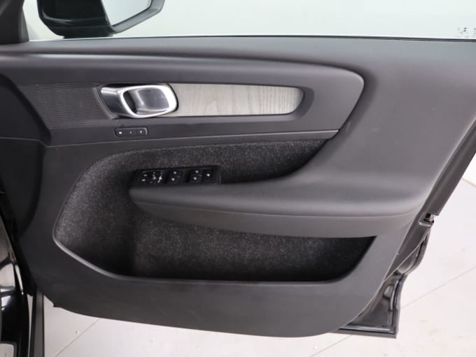 2025 Volvo Xc40