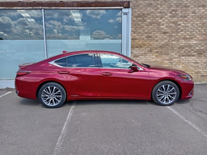 2025 Lexus Es