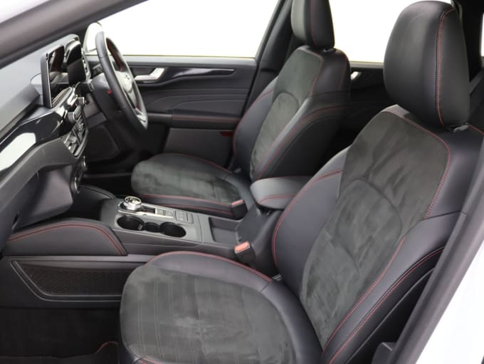 2025 Ford Kuga