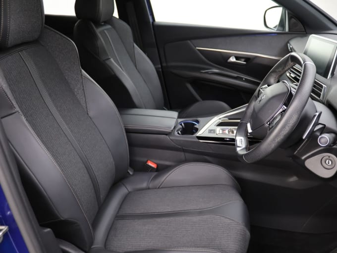2025 Peugeot 3008