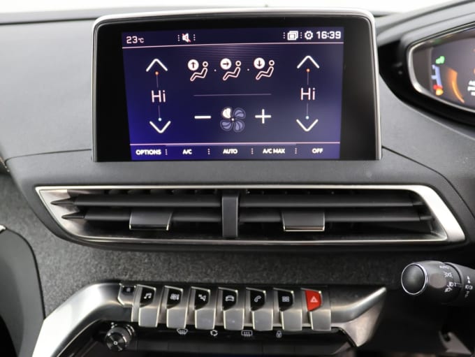 2025 Peugeot 3008