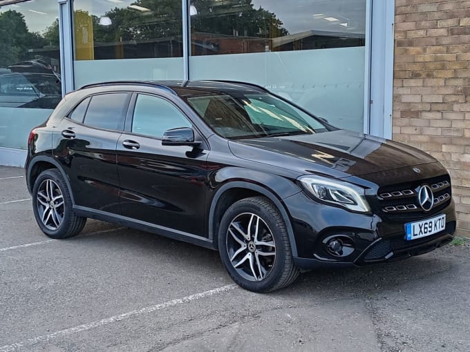 2025 Mercedes-benz 180