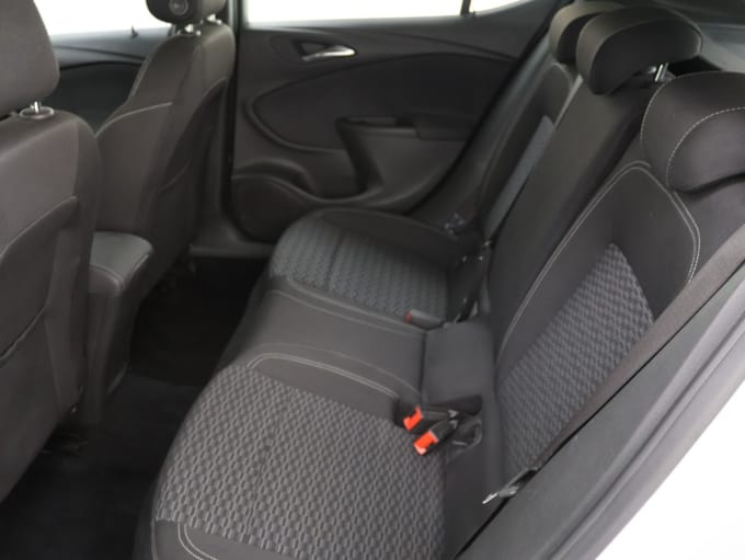 2025 Vauxhall Astra