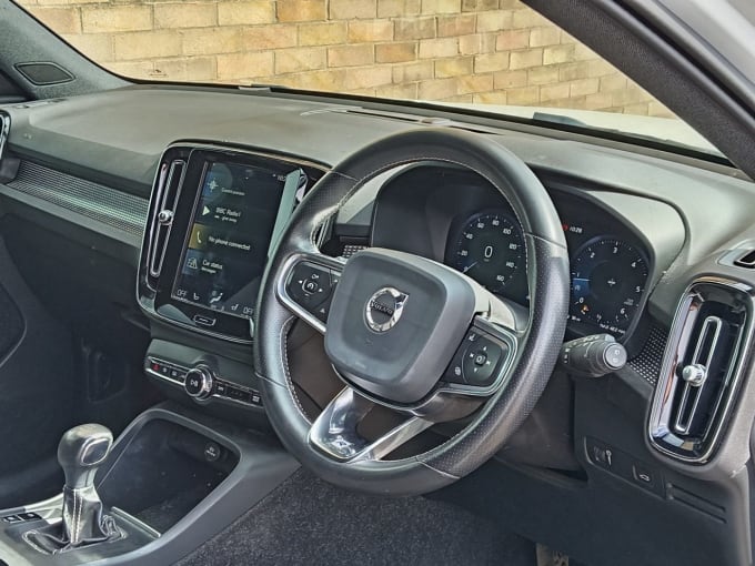 2025 Volvo Xc40