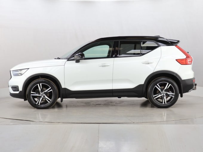 2025 Volvo Xc40