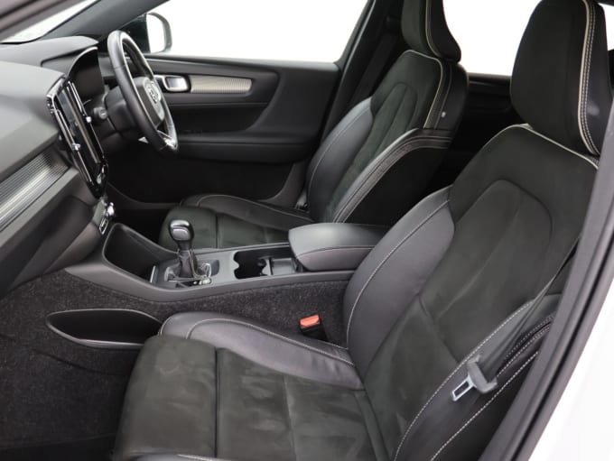 2025 Volvo Xc40