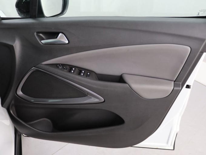 2025 Vauxhall Crossland X