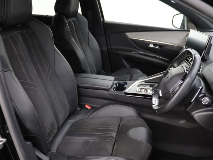 2025 Peugeot 5008