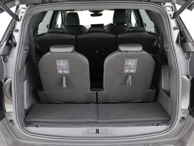 2025 Peugeot 5008