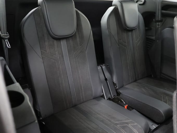 2025 Peugeot 5008