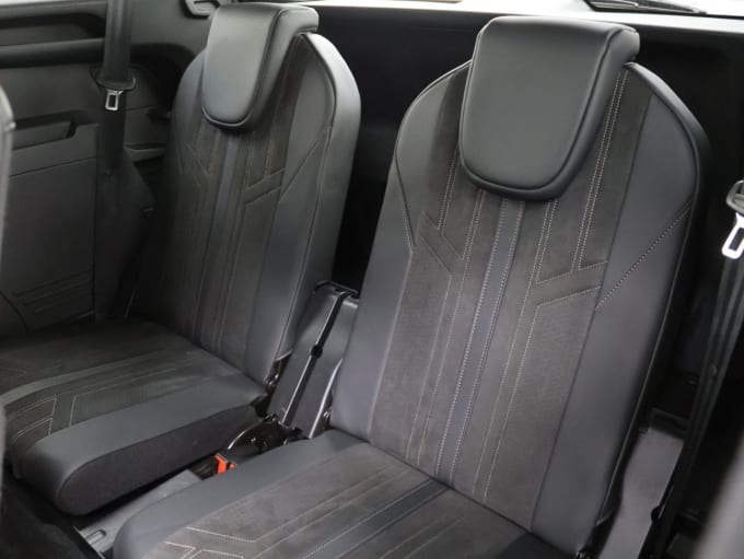 2025 Peugeot 5008