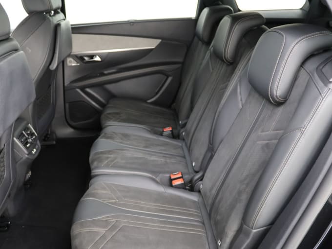 2025 Peugeot 5008