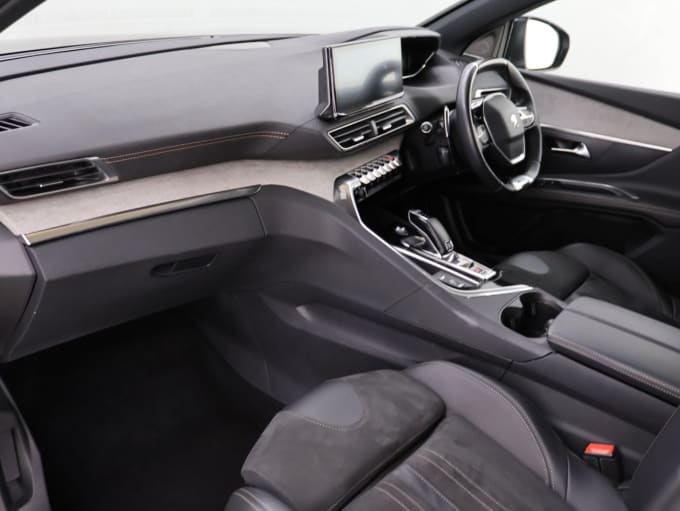 2025 Peugeot 5008