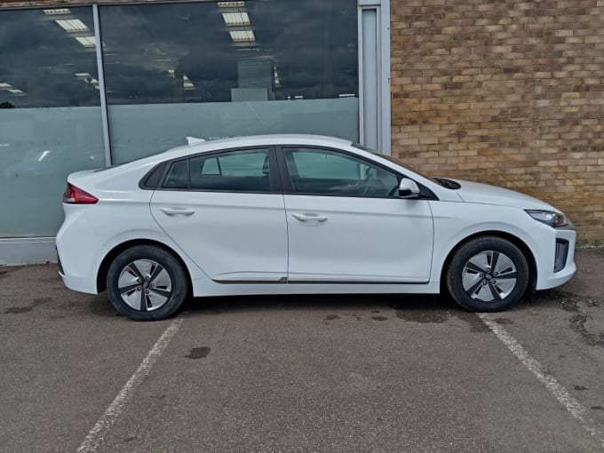 2025 Hyundai Ioniq