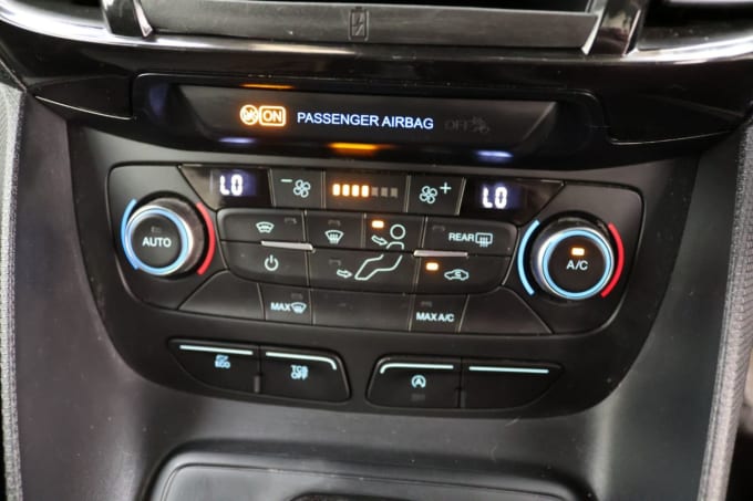 2025 Ford Grand Tourneo Connect